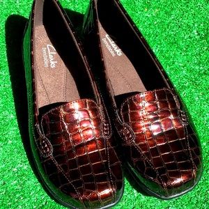 CLARKS BENDABLES BRONZE FAUX ALLIGATOR SLIP-ON SHOES